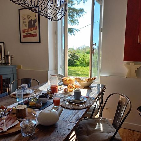 L' Embellie Sur Lot Bed & Breakfast Sainte-Livrade-sur-Lot Exterior photo